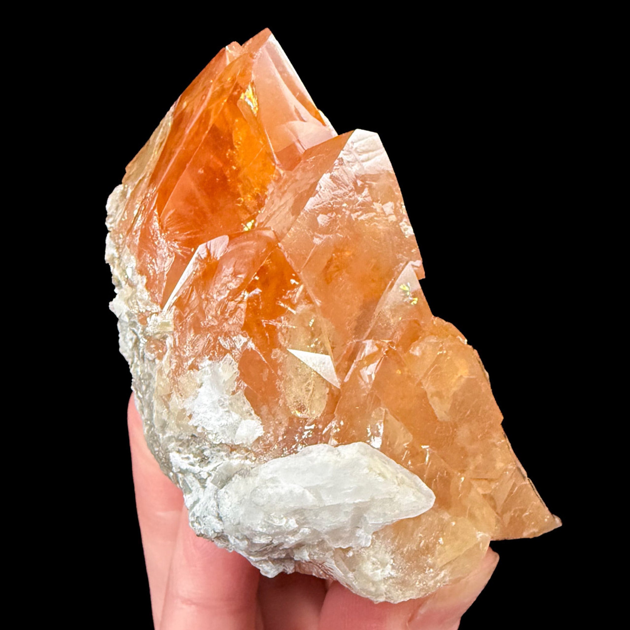 Orange crystal points of Scheelite