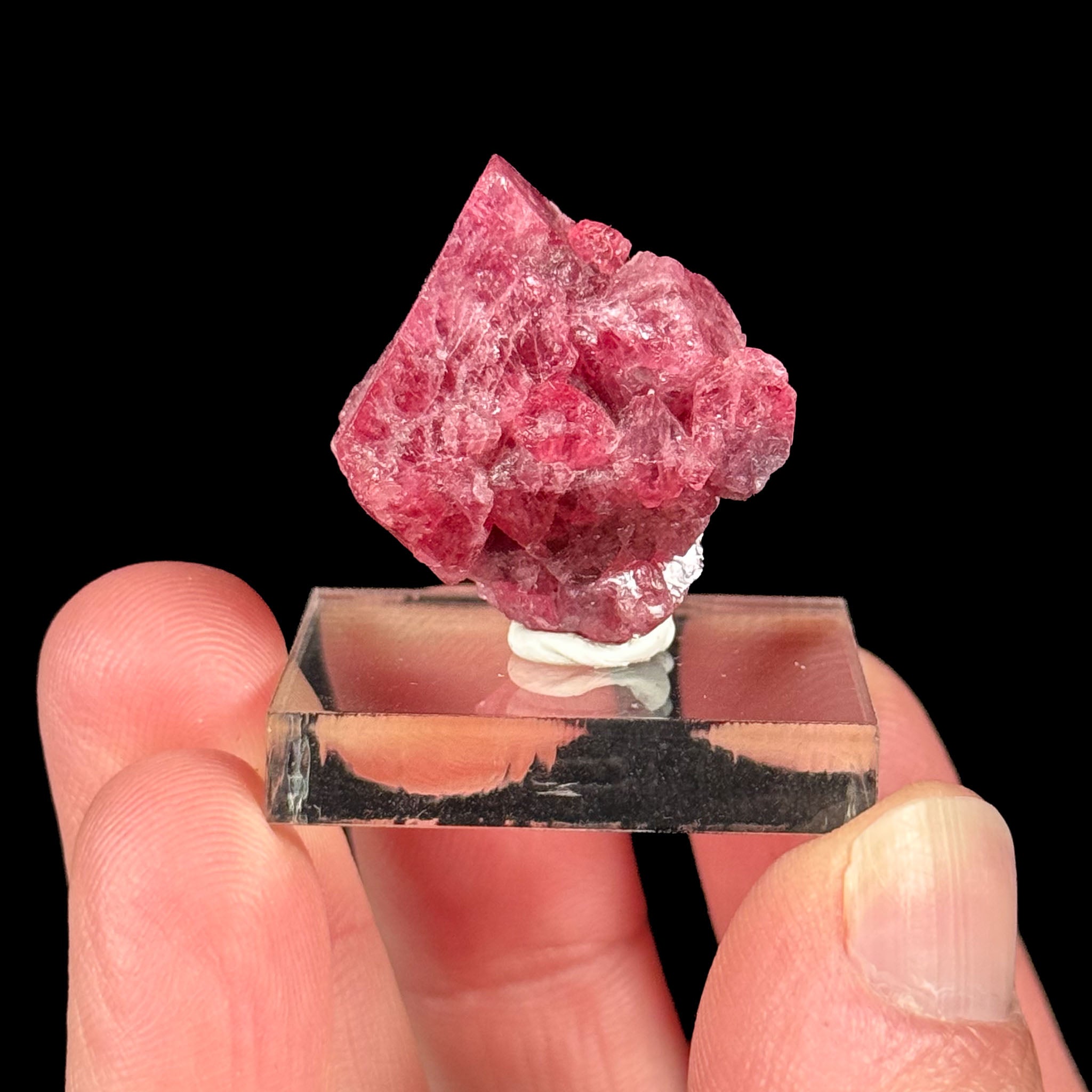 Spinel octahedral crystal from Tanzania