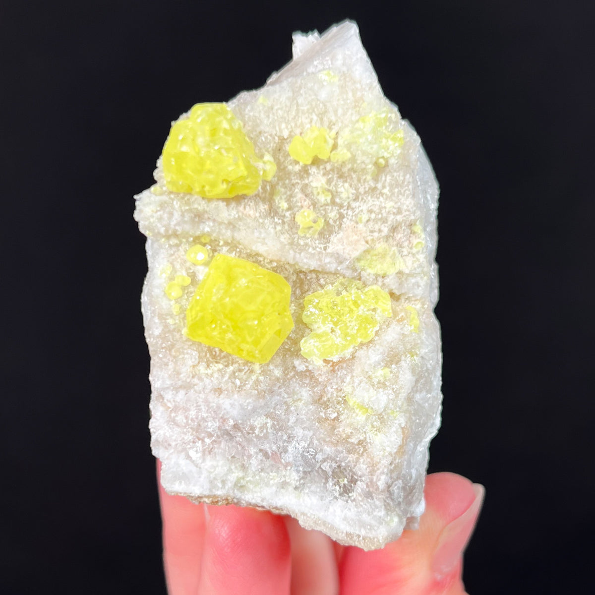Large sulfur crystals