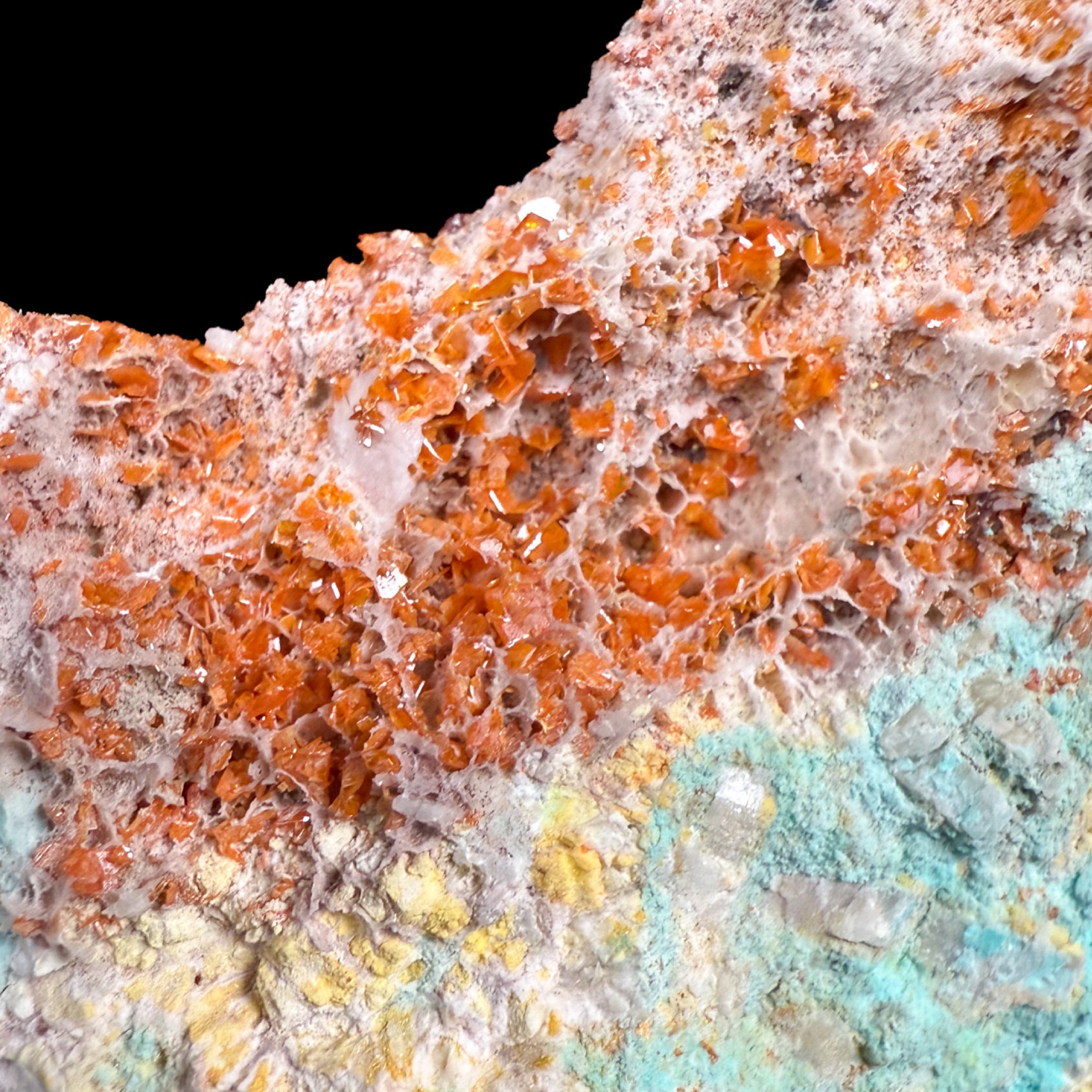 Close up of Wulfenite crystal blades with Chrysocolla